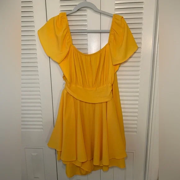 Chic Yellow Ruffled Romper - Picture 1 of 4